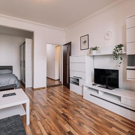 Cozy Apartment In Ruzinov Bratislava Esterno foto