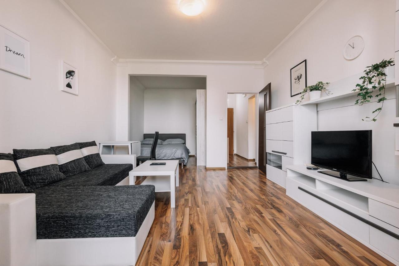 Cozy Apartment In Ruzinov Bratislava Esterno foto